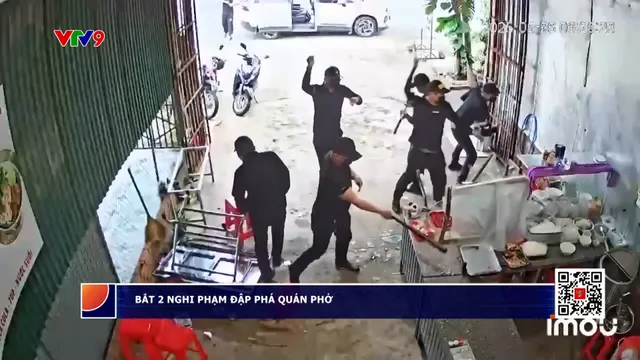 Bắt 2 nghi phạm trong nhóm người mặc đồ đen đi ô tô đập phá quán phở