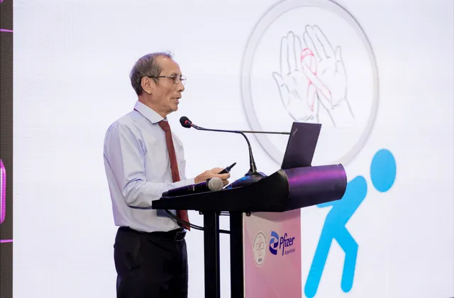 International, Vietnamese experts discuss present and future of biologic therapies in breast cancer treatment - Ảnh 3.