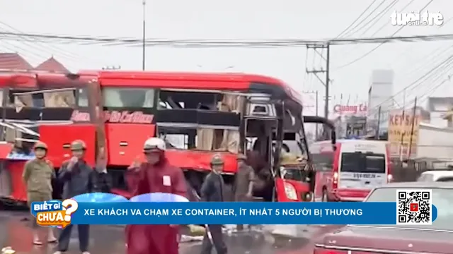 Xe khách va chạm với xe container ở Bình Dương, ít nhất 5 người bị thương