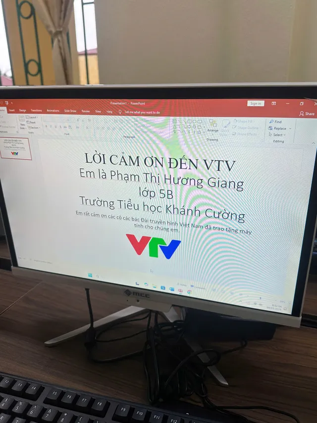 VTV Union supports underprivileged students in Ninh Binh  through “Computers to School” program - Ảnh 8.