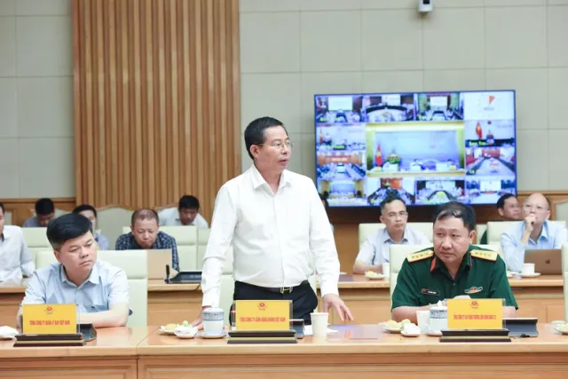 [In Pictures] Prime Minister chairs meeting of State steering committee for national key transport projects. - Ảnh 5.