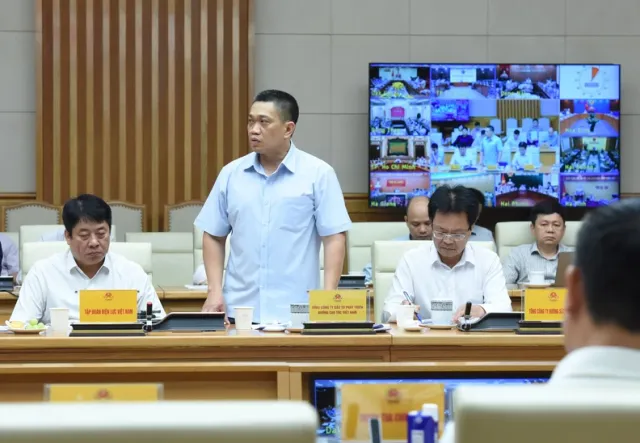 [In Pictures] Prime Minister chairs meeting of State steering committee for national key transport projects. - Ảnh 9.