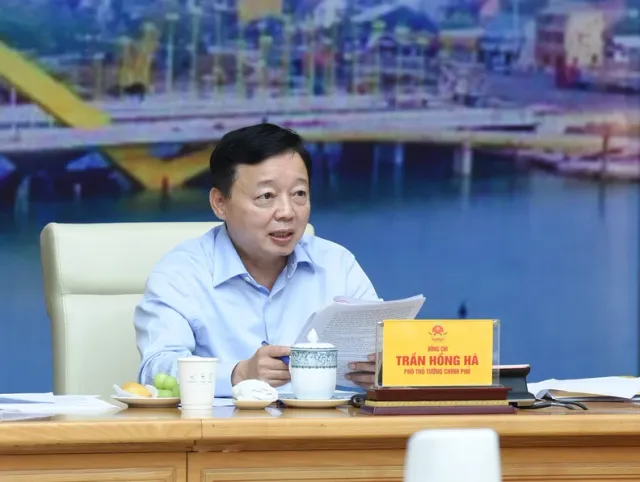 [In Pictures] Prime Minister chairs meeting of State steering committee for national key transport projects. - Ảnh 4.