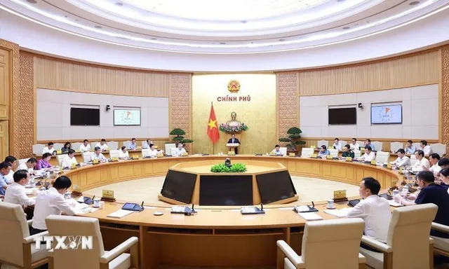 Regular cabinet meeting focuses on works celebrating National Day, apparatus streamlining - Ảnh 1.
