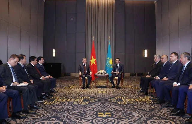 Vietnamese Party leader meets with Chairperson of Kazakh Senate in Astana - Ảnh 1.