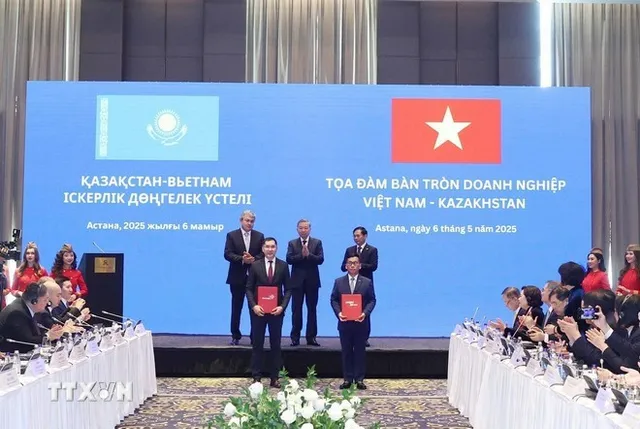 Vietnamese Party leaders visits help tighten relations with Kazakhstan, Azerbaijan: Intl media - Ảnh 1.