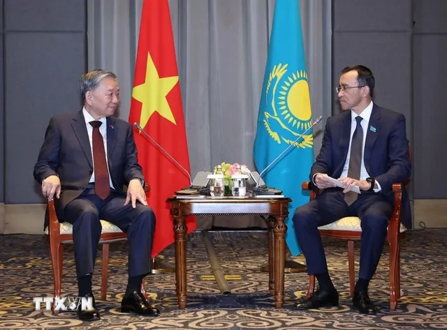 In Pictures: General Secretary To Lam met with Chairman of the Senate of the Parliament of Kazakhstan - Ảnh 2.