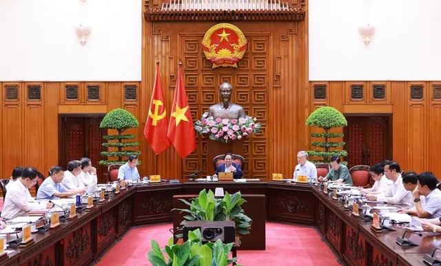 PM calls for breakthrough policies for Vietnams intl financial centre - Ảnh 1.