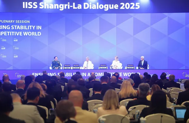 Vietnam spotlights key issues to ensure global stability at Shangri-la Dialogue - Ảnh 1.