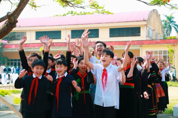 Kindness Bus: Ice Creams That Refresh the Souls of Children - Ảnh 2.