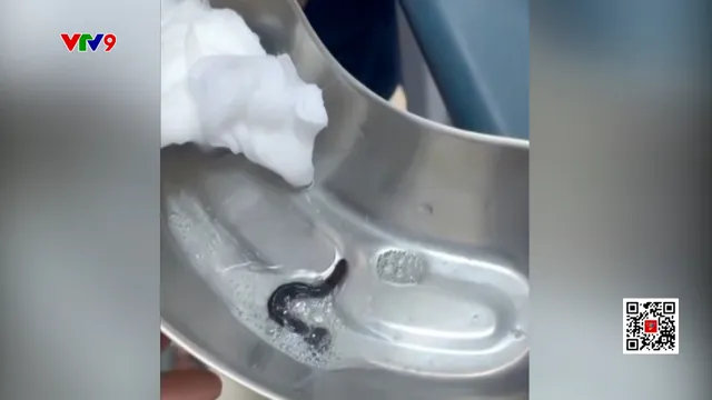 Ho ra máu vì đỉa chui vào mũi