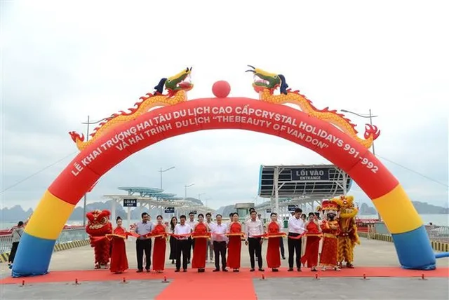 Quang Ninh boosts summer tourism with various activities - Ảnh 1.