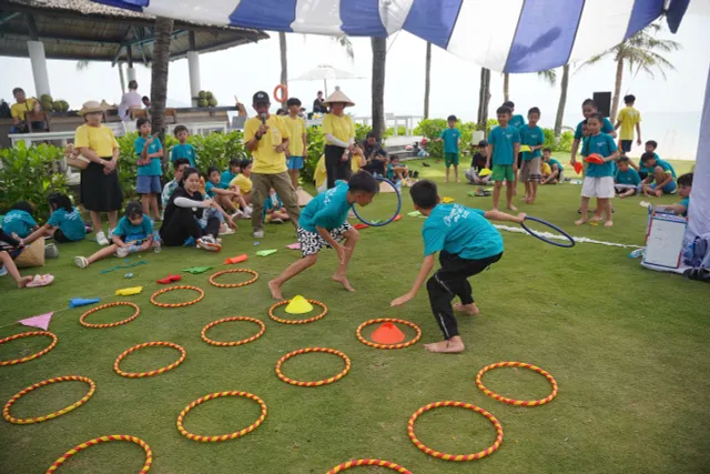 Third edition of “Dream Trip” brings joy to underprivileged kids in Vietnam - Ảnh 1.