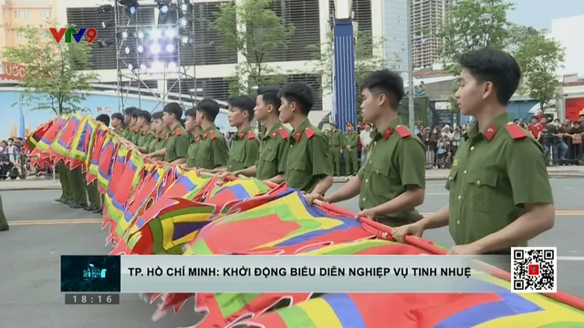 Đồng diễn các lực lượng Công an nhân dân