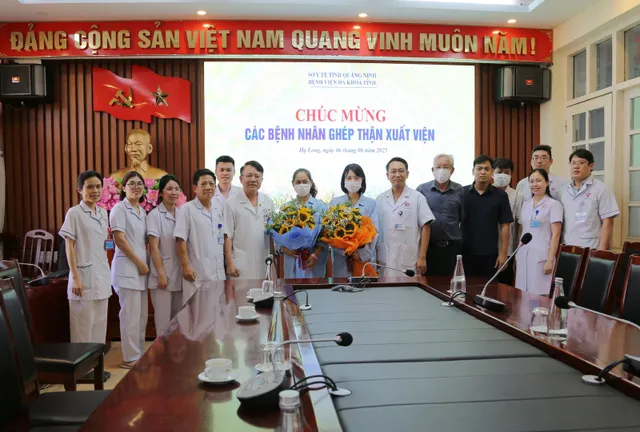 Hai bệnh nhân ghép thận từ người hiến chết não xuất viện khỏe mạnh- Ảnh 1. Hai bệnh nhân ghép thận từ người hiến chết não xuất viện khỏe mạnh- Ảnh 1.