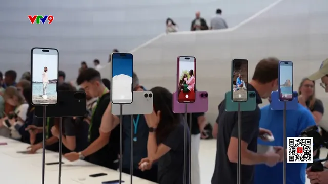 iOS 26 ra mắt với thiết kế Liquid Glass kết hợp tính năng AI mới