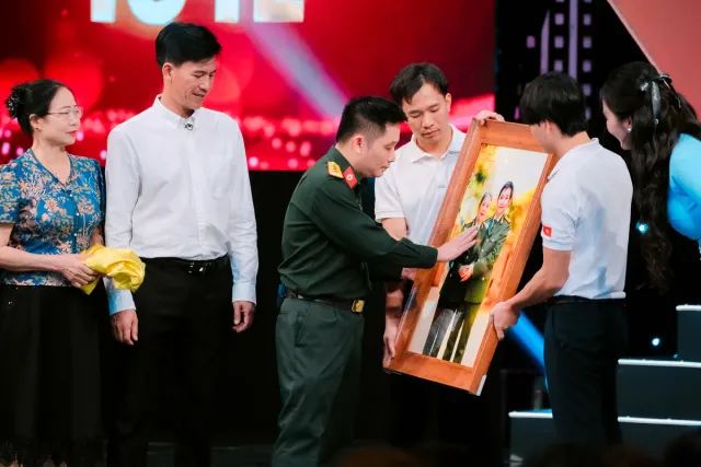 10-Year Gala of Kind Deeds: Kind Vietnam (21:00 on VTV1) - Ảnh 1.