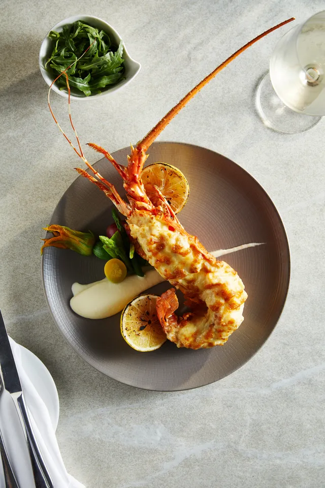 Hemispheres Steak & Seafood Grill Earns Michelin Recognition for Third Consecutive Year - Ảnh 2.