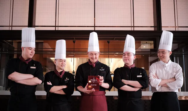 Hemispheres Steak & Seafood Grill Earns Michelin Recognition for Third Consecutive Year - Ảnh 1.