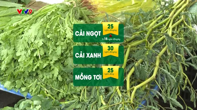 Rau tăng giá mạnh do mưa nhiều