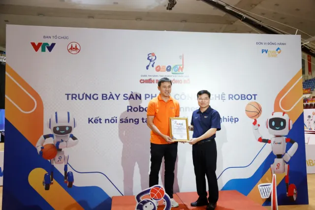 Robocon Vietnam 2025: Robotics Connect Technology Exhibition Opens - Ảnh 2.