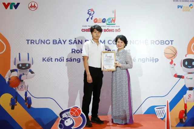 Robocon Vietnam 2025: Robotics Connect Technology Exhibition Opens - Ảnh 6.