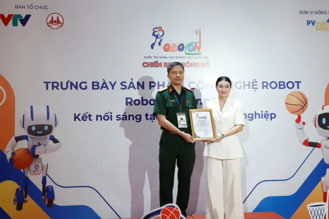 Robocon Vietnam 2025: Robotics Connect Technology Exhibition Opens - Ảnh 3.
