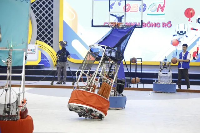 Robocon – A Place Where Teachers and Students Learn Technology Together - Ảnh 1.