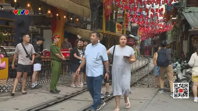 Tăng cường kiểm soát an toàn phố "Cà phê đường tàu"