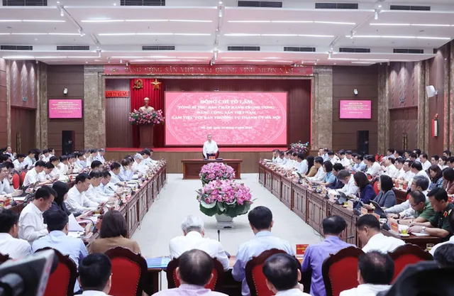 Party chief urges Hanoi to forge new vision - Ảnh 1.
