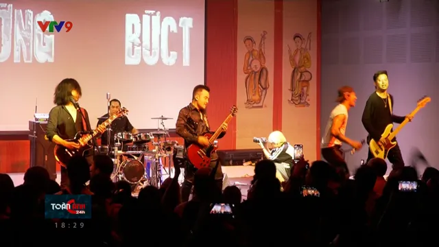 Ban nhạc "Bức Tường" kỷ niệm sinh nhật lần thứ 30 tại Pháp