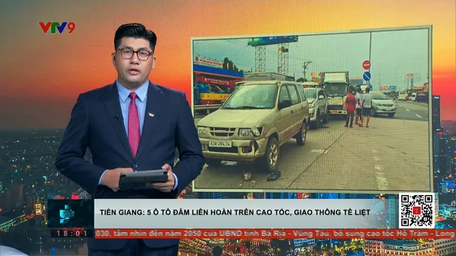 Tiền Giang: 5 xe ô tô đâm liên hoàn trên cao tốc, giao thông tê liệt