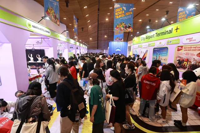 Korea Travel Festa 2025: LCK khẳng định vai trò kết nối văn hóa qua thể thao điện tử
- Ảnh 3. Korea Travel Festa 2025: LCK khẳng định vai trò kết nối văn hóa qua thể thao điện tử
- Ảnh 3.