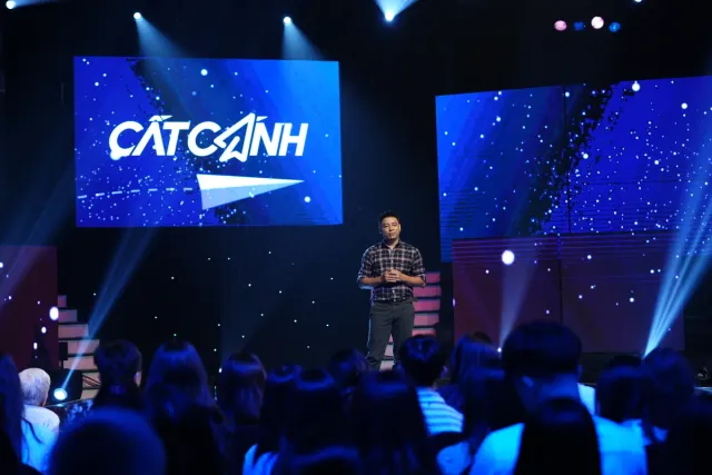 Take Off – Soaring with the Times: Stories of  True  Journalists - Ảnh 6.