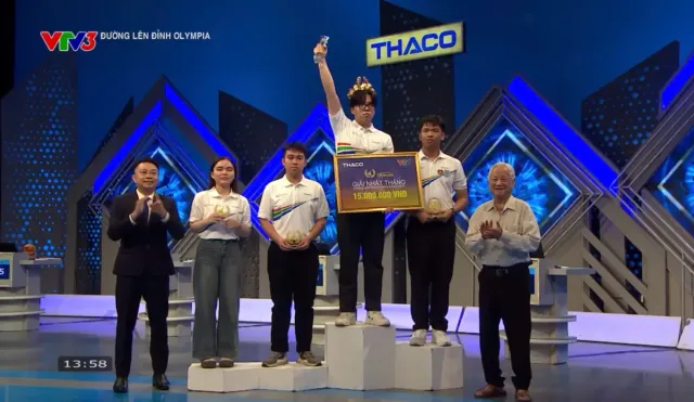 Road to Olympia Mount: A Thrilling Race – Hanoi Schoolboy Advances to Quarter 3 with Impressive Performance - Ảnh 8.