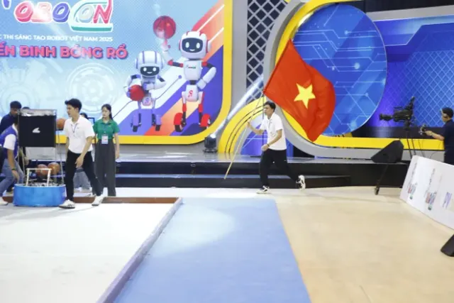 LH-UDS “Warriors” and Their Triumphant Journey to Robocon Glory - Ảnh 4.