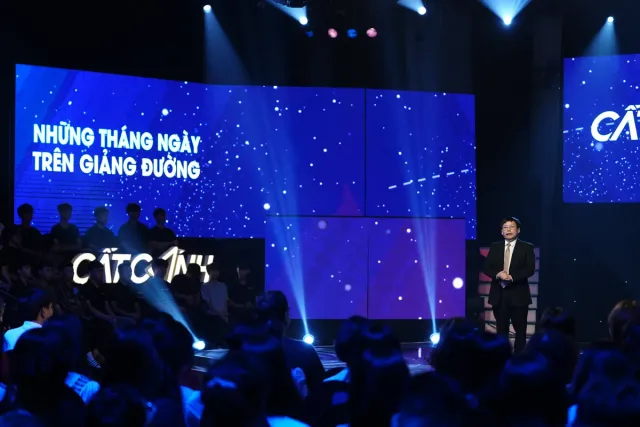 Take Off – Soaring with the Times: Stories of  True  Journalists - Ảnh 5.