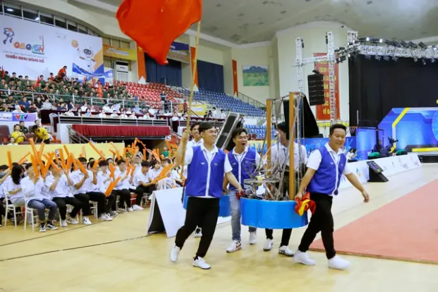 LH-UDS “Warriors” and Their Triumphant Journey to Robocon Glory - Ảnh 5.