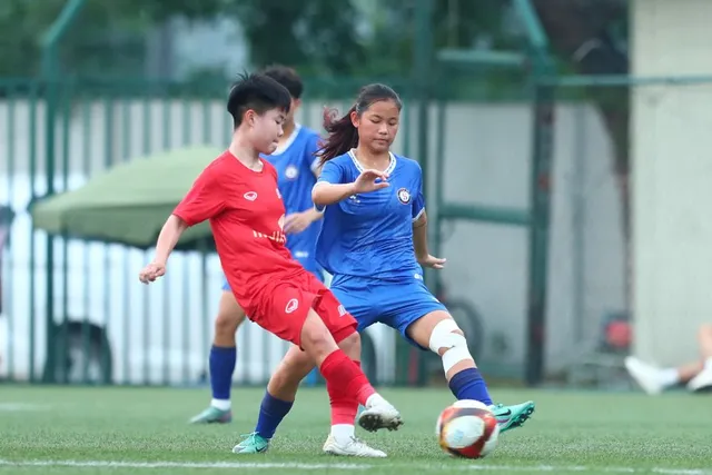 TP Hồ Chí Minh có chiến thắng đầu tay tại giải U16 VĐQG 2025- Ảnh 2. TP Hồ Chí Minh có chiến thắng đầu tay tại giải U16 VĐQG 2025- Ảnh 2.