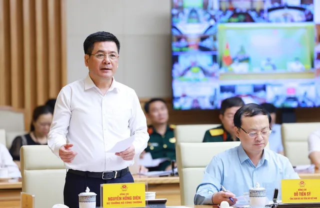 PM urges relentless efforts against smuggling, trade fraud - Ảnh 2.