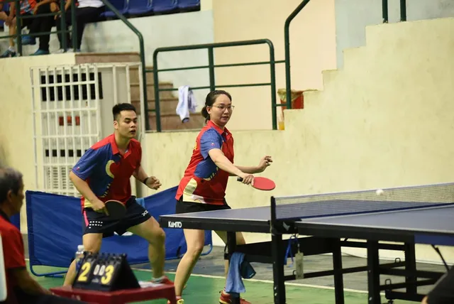 Vợ chồng, cha - con đồng hành tranh tài bóng bàn, cầu lông ở giải vô địch toàn quốc năm 2025- Ảnh 2. Vợ chồng, cha - con đồng hành tranh tài bóng bàn, cầu lông ở giải vô địch toàn quốc năm 2025- Ảnh 2.