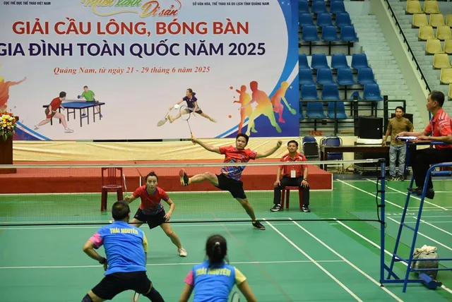 Vợ chồng, cha - con đồng hành tranh tài bóng bàn, cầu lông ở giải vô địch toàn quốc năm 2025- Ảnh 1. Vợ chồng, cha - con đồng hành tranh tài bóng bàn, cầu lông ở giải vô địch toàn quốc năm 2025- Ảnh 1.