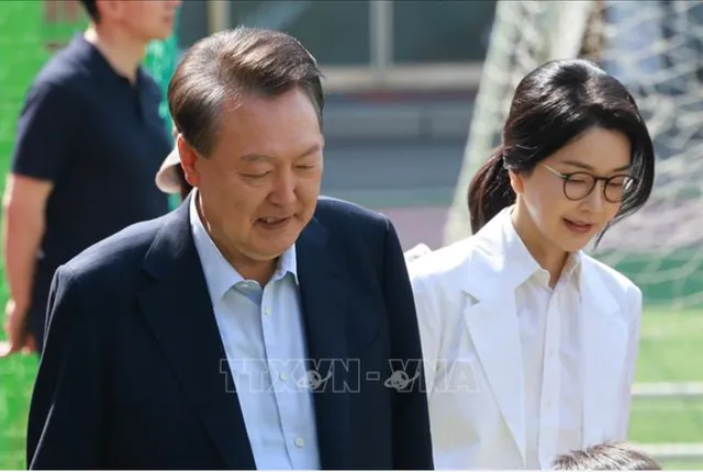 Hàn Quốc: Xin lệnh bắt giữ cựu Tổng thống Yoon Suk-yeol- Ảnh 1. Hàn Quốc: Xin lệnh bắt giữ cựu Tổng thống Yoon Suk-yeol- Ảnh 1.