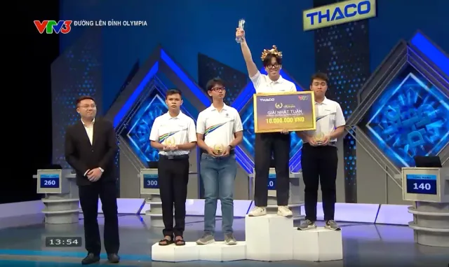 Road to Olympia Mount:   Outstanding Performance Earns Hanoi Schoolboy Laurel Wreath - Ảnh 11.