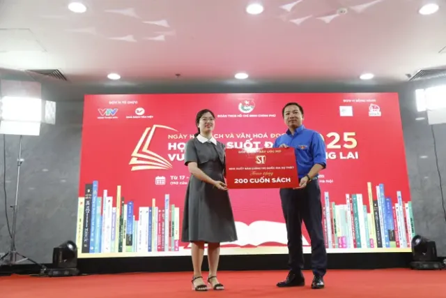 Youth Book Festival Celebrates 100 Years of Vietnam Revolutionary Journalism - Ảnh 11.