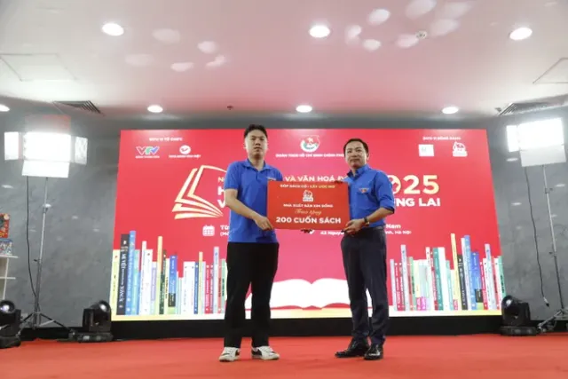 Youth Book Festival Celebrates 100 Years of Vietnam Revolutionary Journalism - Ảnh 12.