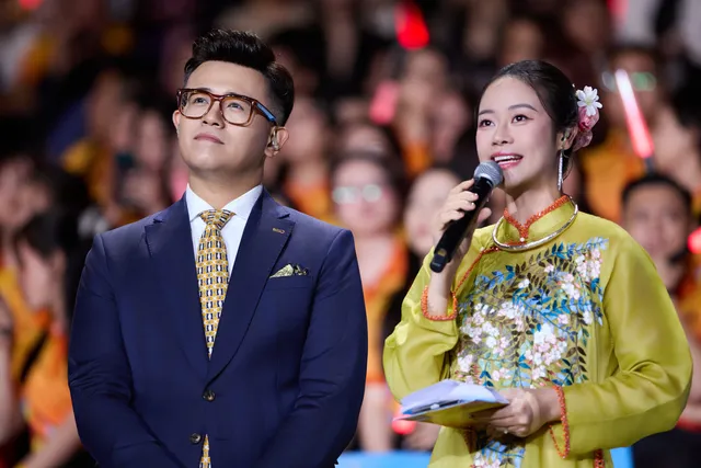 MC Đức Bảo ghi dấu ấn tại hai sân khấu sắc đẹp lớn nhất trong tuần- Ảnh 2. MC Đức Bảo ghi dấu ấn tại hai sân khấu sắc đẹp lớn nhất trong tuần- Ảnh 2.