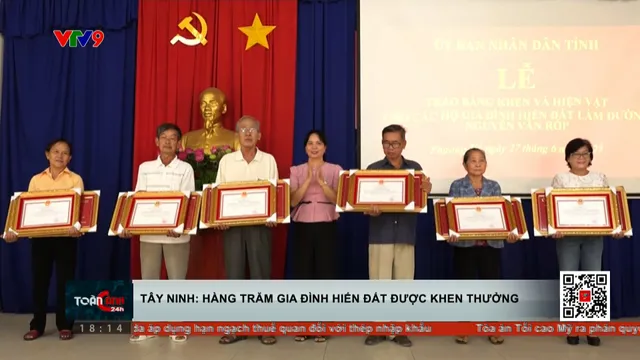 Tây Ninh: Hàng trăm hộ gia đình hiến đất làm đường được khen thưởng
