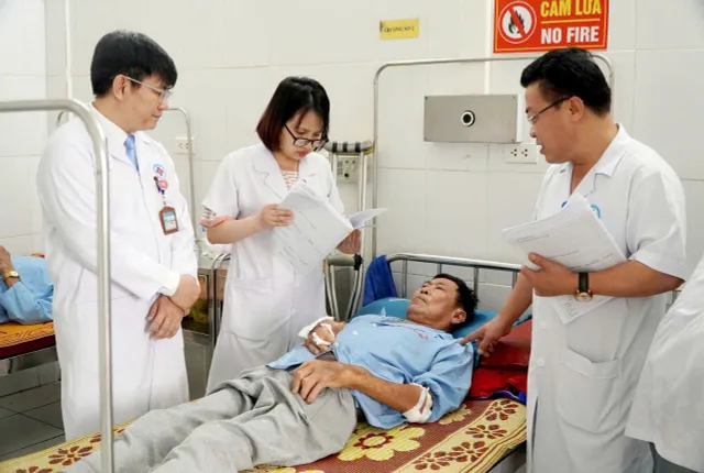 Kết nối tuyến trên: Đòn bẩy nâng vị thế y tế tuyến huyện- Ảnh 1. Kết nối tuyến trên: Đòn bẩy nâng vị thế y tế tuyến huyện- Ảnh 1.