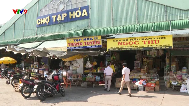 Đi chợ vùng biên khỏi mang tiền mặt